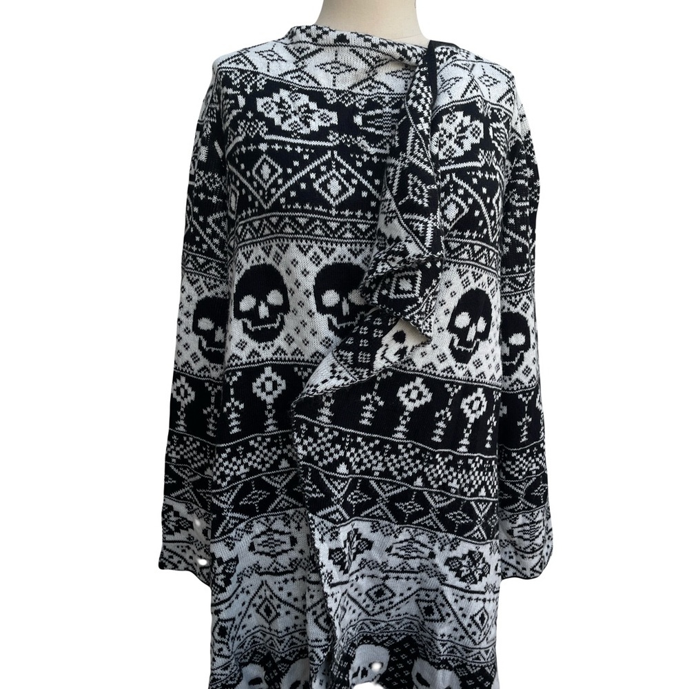 Torrid Black and White Skull Cardigan - Picture 2 of 4